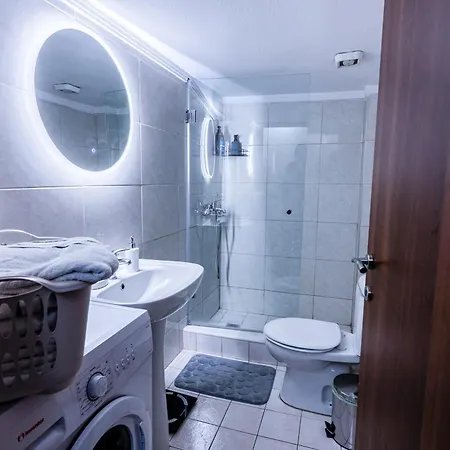 Incentro, By Ladadika Apartman